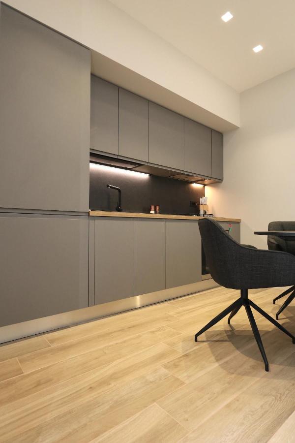 Renovated & Fully Equipped-Luxurious-2Room Fontana Suite, It Just Doesn'T Get Any Better! ออลเบีย ภายนอก รูปภาพ