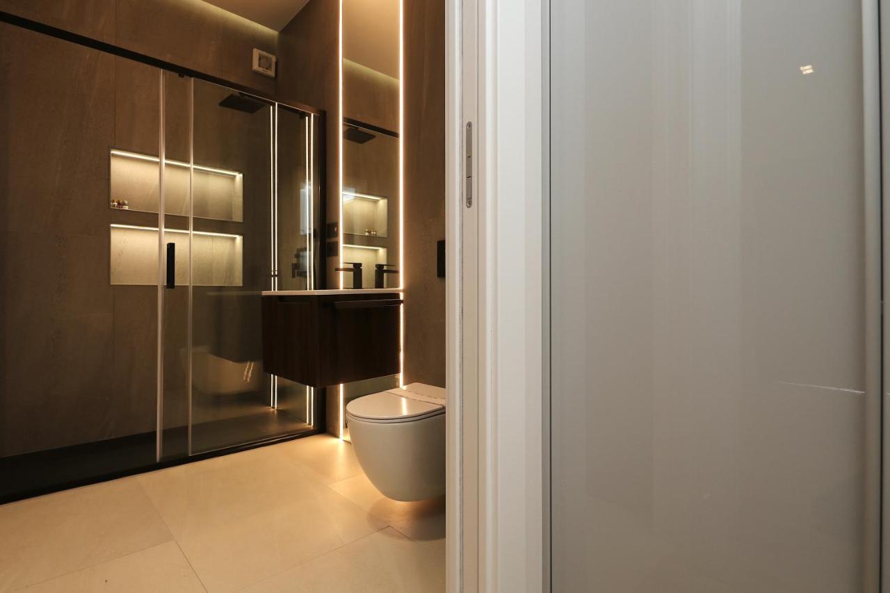 Renovated & Fully Equipped-Luxurious-2Room Fontana Suite, It Just Doesn'T Get Any Better! ออลเบีย ภายนอก รูปภาพ