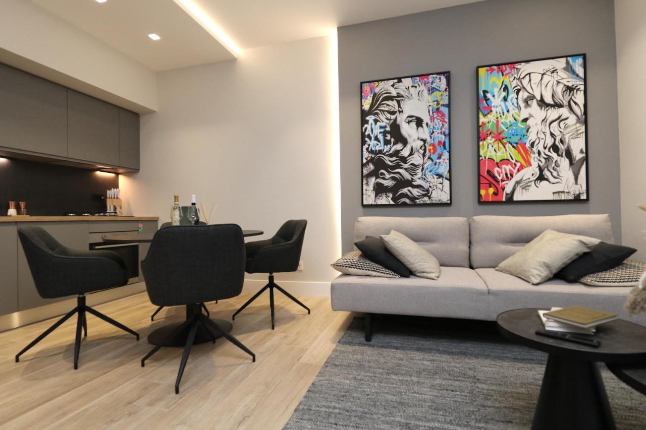 Renovated & Fully Equipped-Luxurious-2Room Fontana Suite, It Just Doesn'T Get Any Better! ออลเบีย ภายนอก รูปภาพ