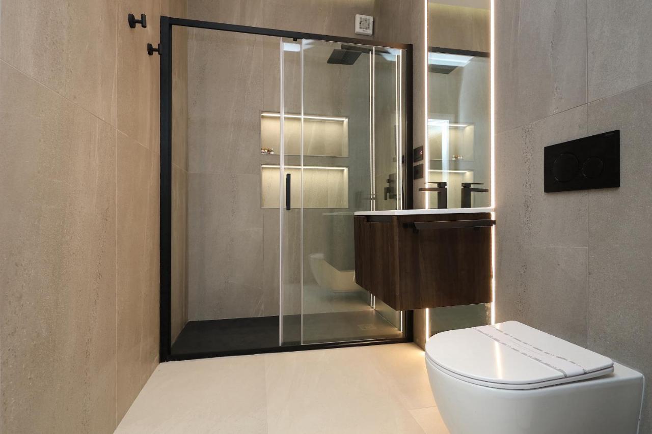 Renovated & Fully Equipped-Luxurious-2Room Fontana Suite, It Just Doesn'T Get Any Better! ออลเบีย ภายนอก รูปภาพ